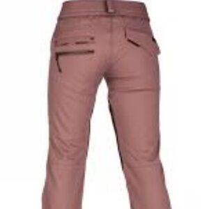 Light purple volcom snowboarding pants. Brand new with tags